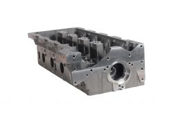 OM611-908573 Cylinder Head Automotive Engine Parts 