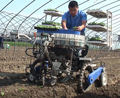 ISEKI-PVHR-Series-Riding-Type-Vegetable-Transplanting-Machine (8).png