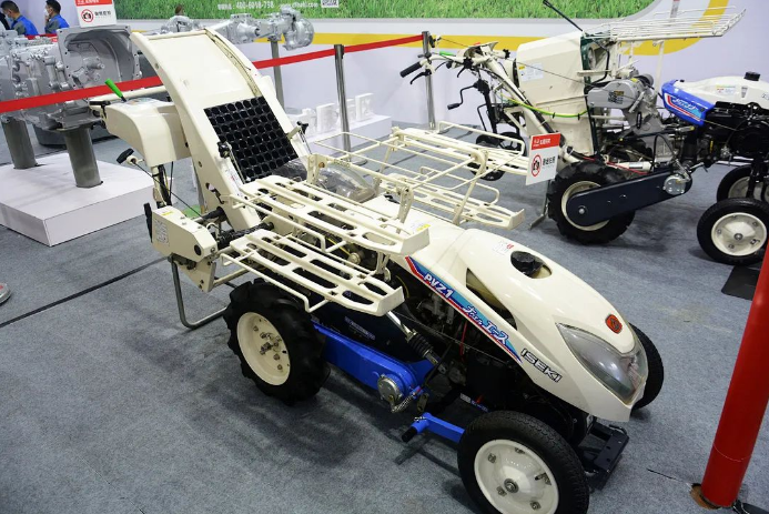 The Intelligent Agricultural Machinery Display (12).png